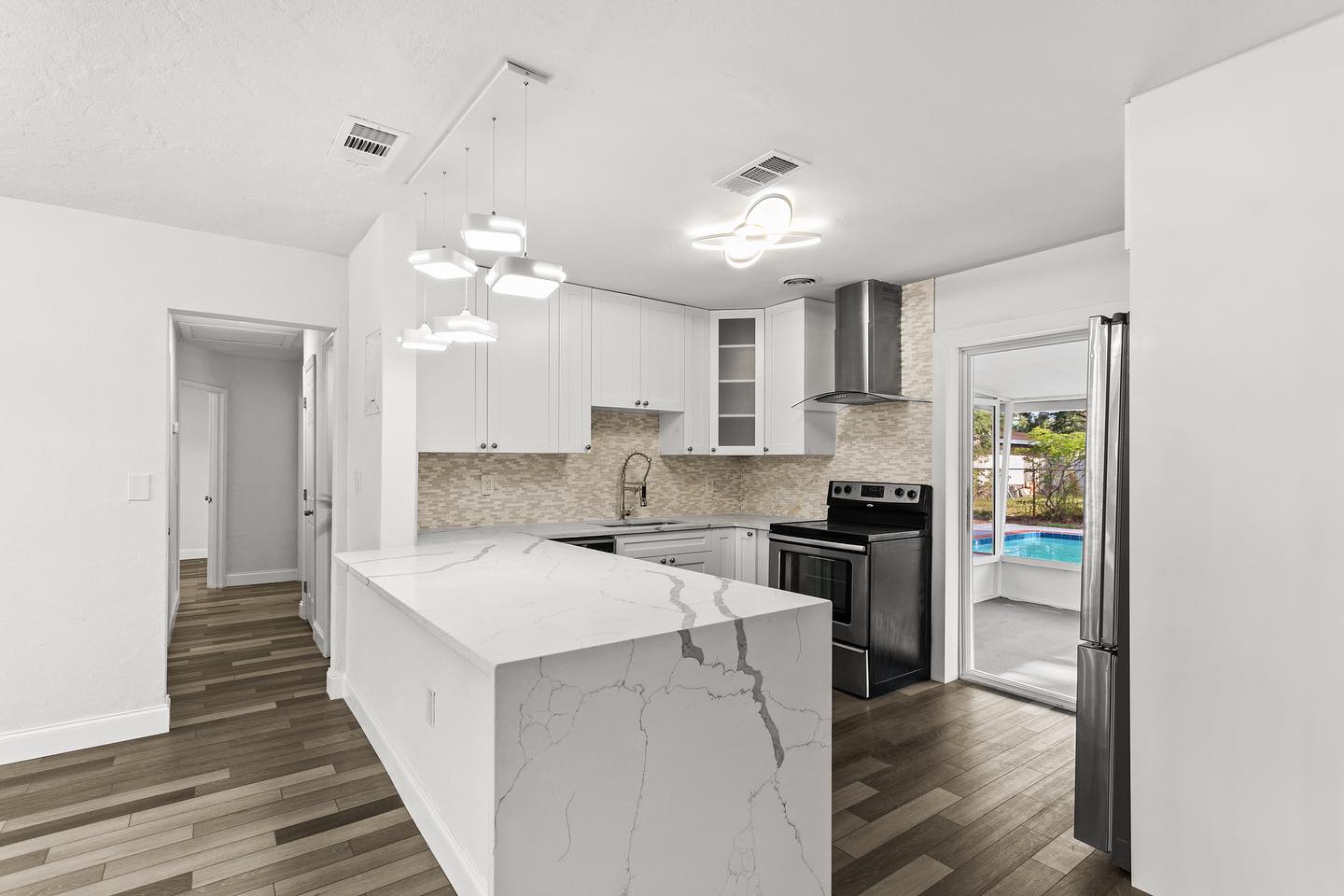 Carrara White 6